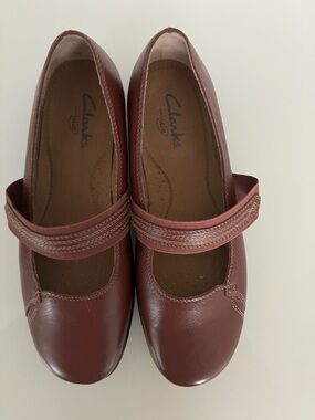 Clarks Women’s Mary Jane Flats - Leather Brown  7.5 W